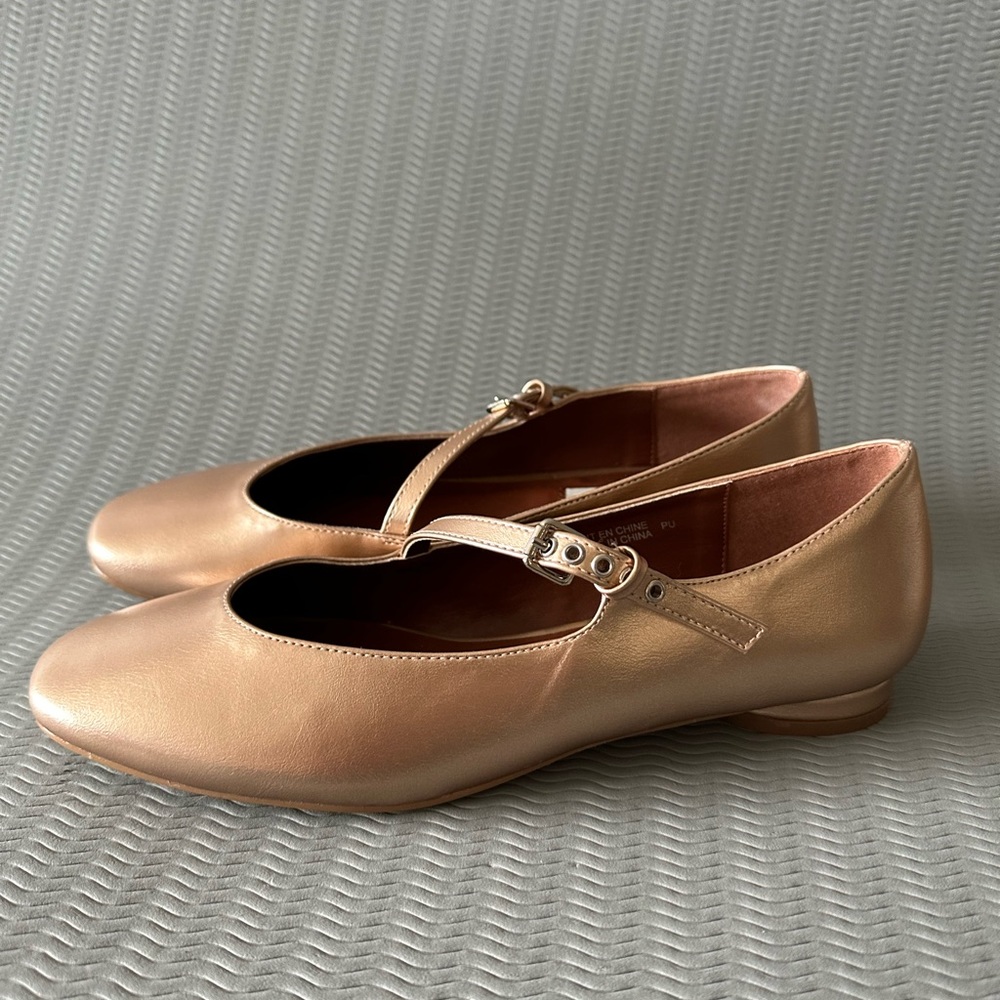 Matt & Nat Gold Flats